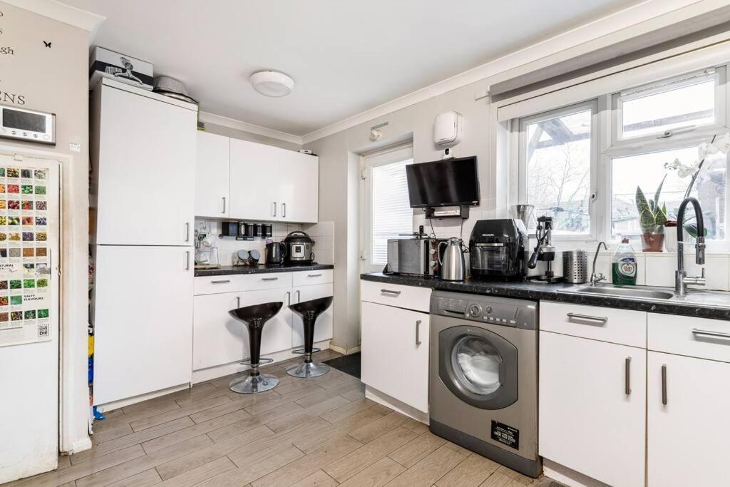 Seaview Apartment London Exterior photo